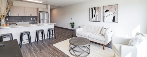 Available studio, one & two bedroom apartments in Kent, WA | Madison Plaza